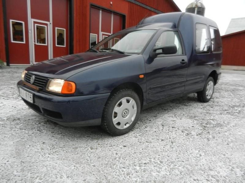 Metallic dark blue Begagnad 1997 VW Caddy Life Minibuss | 29 000 kr - Bild 1/4