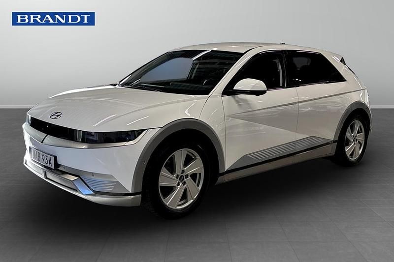 Vit Begagnad 2022 Hyundai Ioniq 5 SUV | 299 900 kr (Marknadspris) - Bild 1/4