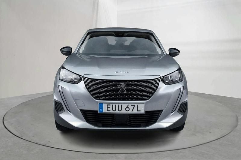 Begagnad Peugeot e-2008 100 kW (136 HK) 2022 Grå SUV