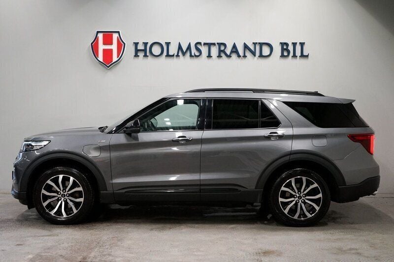 Grå Begagnad 2021 Ford Explorer ST-Line SUV | 499 900 kr (Marknadspris) - Bild 1/4