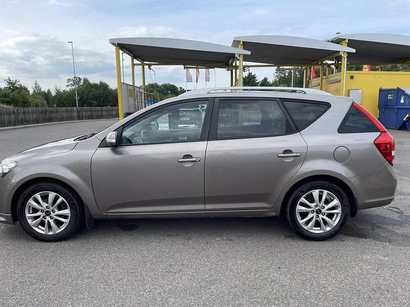 Brun Begagnad 2012 Kia Ceed Sportswagon Kombi | 45 000 kr (Lite dyr) - Bild 1/4