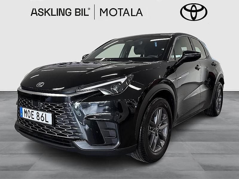 Svart Begagnad 2025 Lexus LBX SUV | 329 000 kr (Bra pris) - Bild 1/3