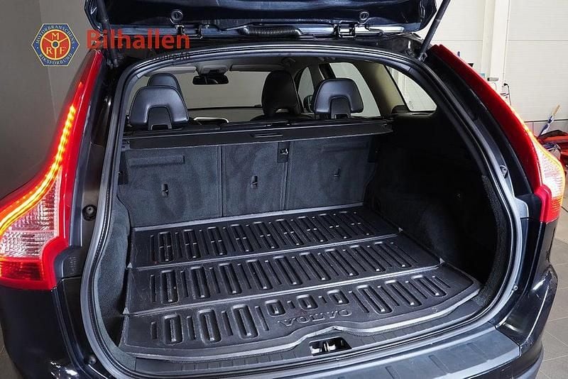 Begagnad Volvo XC60 Momentum 163 HK (119 kW) 2013 Svart SUV