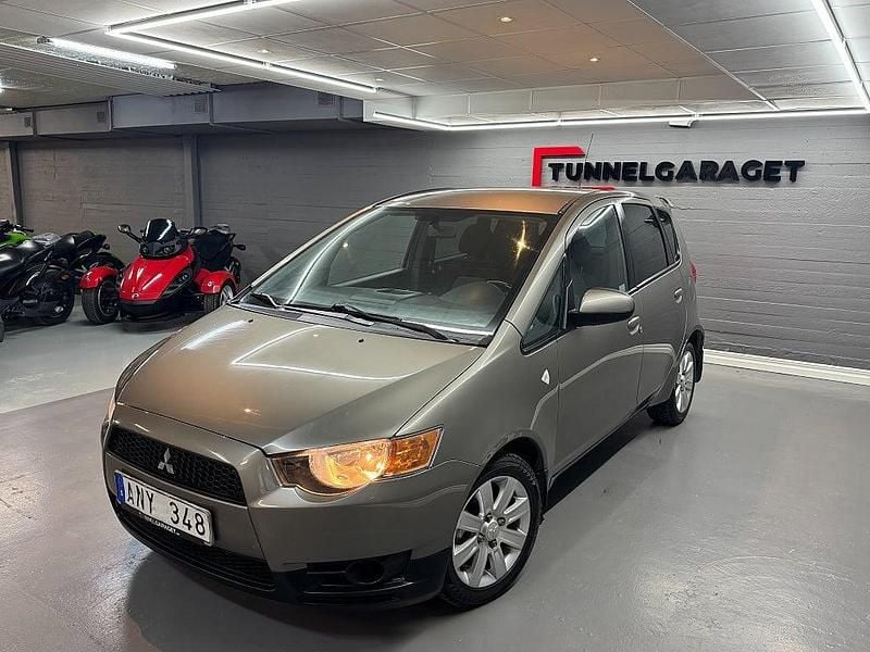 Begagnad Mitsubishi Colt 95 HK (69 kW) 2009 Grå Halvkombi
