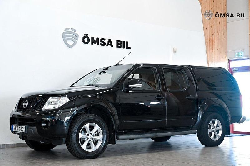 Svart Begagnad 2015 Nissan Navara Pickup | 149 800 kr - Bild 1/4