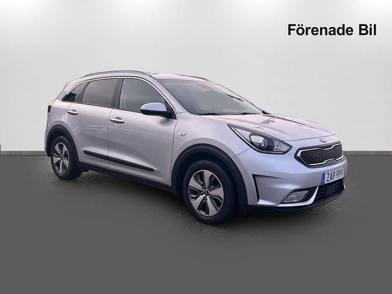 Begagnad Kia Niro Advance 141 HK (103 kW) 2017 Silky silver metallic SUV