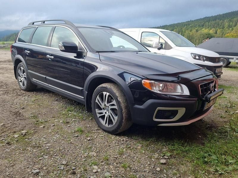 Svart Begagnad 2013 Volvo XC70 Momentum SUV | 120 000 kr (Superpris) - Bild 1/4