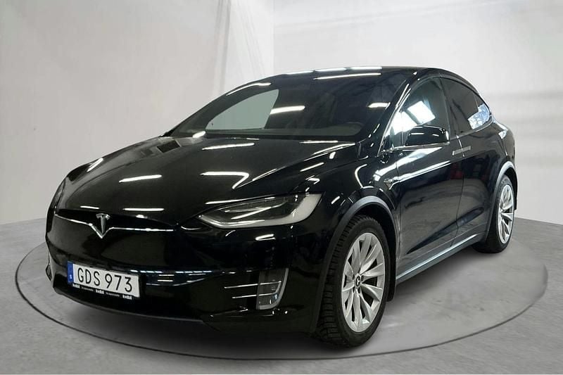 Svart Begagnad 2017 Tesla Model X SUV | 275 000 kr (Superpris) - Bild 1/4