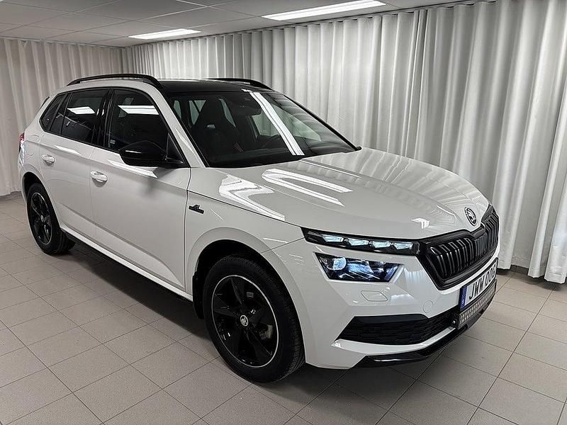 Vit Begagnad 2022 Skoda 110 R Monte Carlo Halvkombi | 239 000 kr (Marknadspris) - Bild 1/4