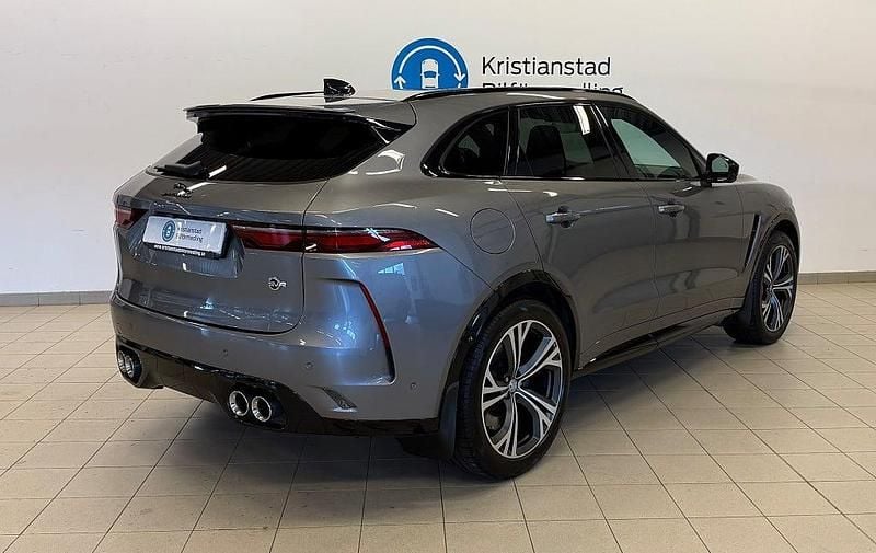 Begagnad Jaguar F-Pace SVR 551 HK (405 kW) 2023 Grå SUV