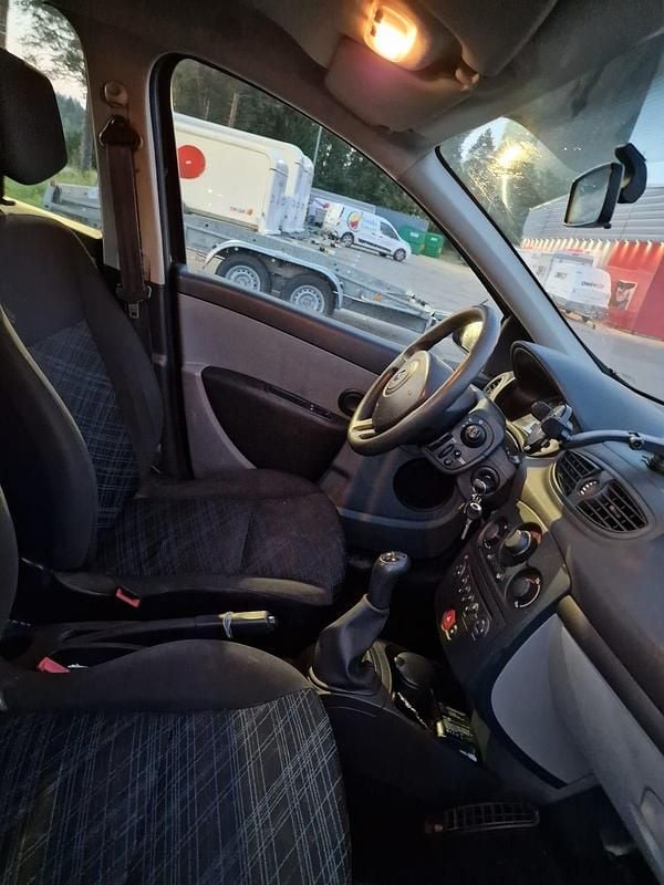 Begagnad 2006 Renault Clio R.S. Halvkombi | 34 000 kr (Lite dyr) - Bild 1/3