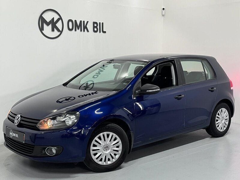 Mörkblå Begagnad 2011 VW Golf VI Halvkombi | 54 900 kr (Bra pris) - Bild 1/4