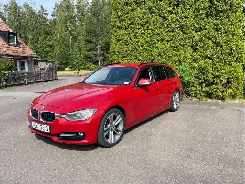 Röd Begagnad 2013 BMW 320 Sport Line Kombi | 120 000 kr (Bra pris) - Bild 1/4