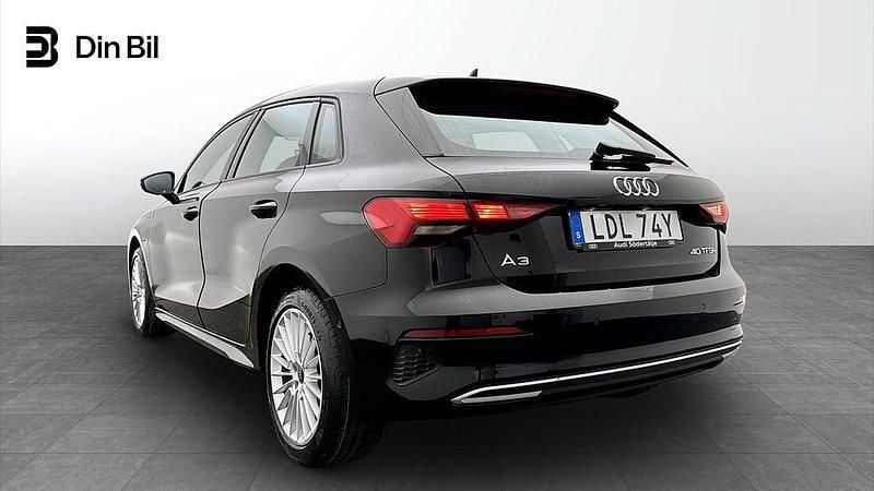 Begagnad Audi A3 e-tron Advanced Plus 150 HK (110 kW) 2023 Svart Halvkombi