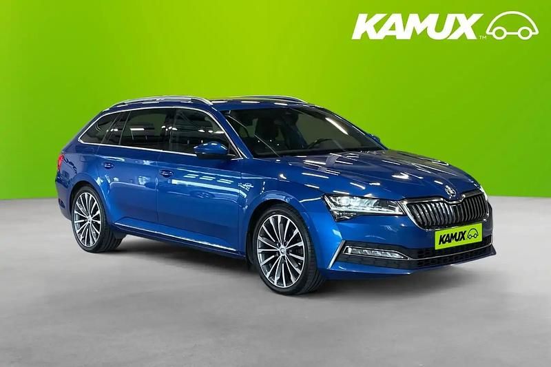 Blå Begagnad 2020 Skoda Superb Kombi | 199 800 kr (Superpris) - Bild 1/4