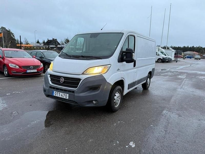 Vit Begagnad 2015 Fiat Ducato Van | 99 900 kr (Marknadspris) - Bild 1/4