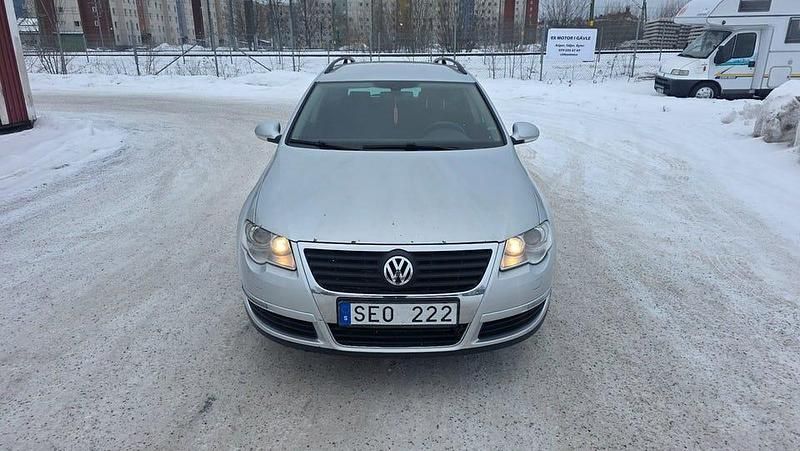 Begagnad VW Passat Comfortline 150 HK (110 kW) 2006 Silver