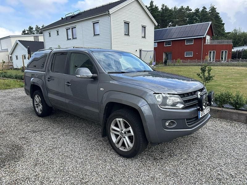 Grå Begagnad 2015 VW Amarok Highline Pickup | 146 000 kr (Lite dyr) - Bild 1/3