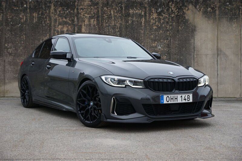 Grå Begagnad 2020 BMW M340 M Sport Sedan | 519 900 kr (Marknadspris) - Bild 1/4