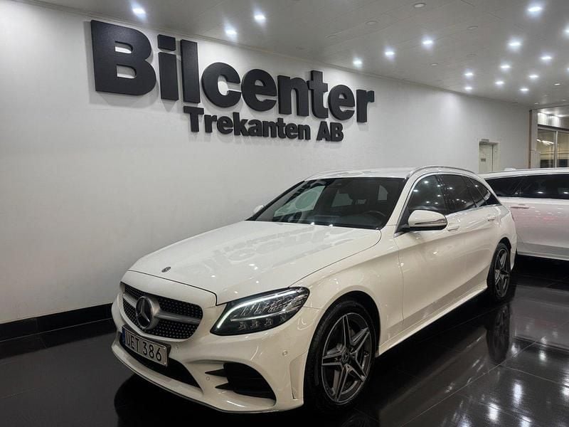 Vit Begagnad 2018 Mercedes C200 AMG Kombi | 219 900 kr (Marknadspris) - Bild 1/4