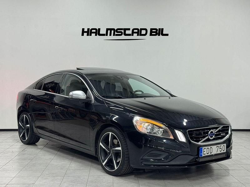 Svart Begagnad 2011 Volvo S60 R-Design Sedan | 99 500 kr (Dyr) - Bild 1/4