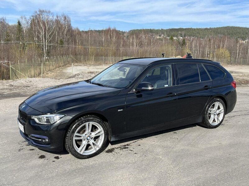 Svart Begagnad 2016 BMW 320 Sport Line Kombi | 140 000 kr (Bra pris) - Bild 1/4