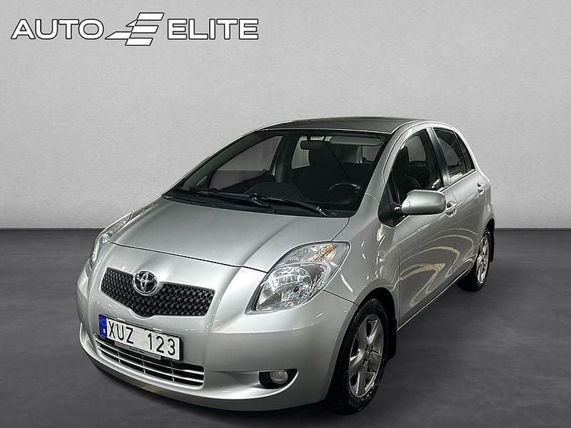 Silver Begagnad 2006 Toyota Yaris Halvkombi | 48 800 kr (Lite dyr) - Bild 1/4