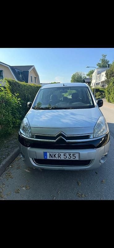 Begagnad 2012 Citroën Berlingo Minibuss | 45 000 kr (Bra pris) - Bild 1/4