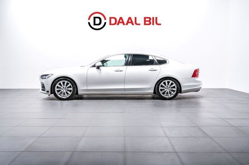 Vit Begagnad 2017 Volvo S90 R-Design Sedan | 279 700 kr (Marknadspris) - Bild 1/4