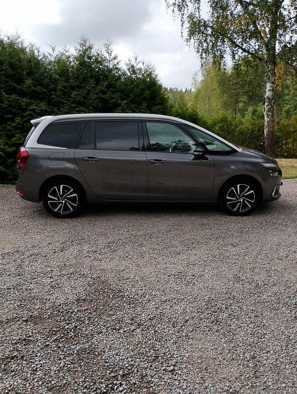 Grå Begagnad 2022 Citroën C4 SpaceTourer Minibuss | 259 000 kr - Bild 1/4