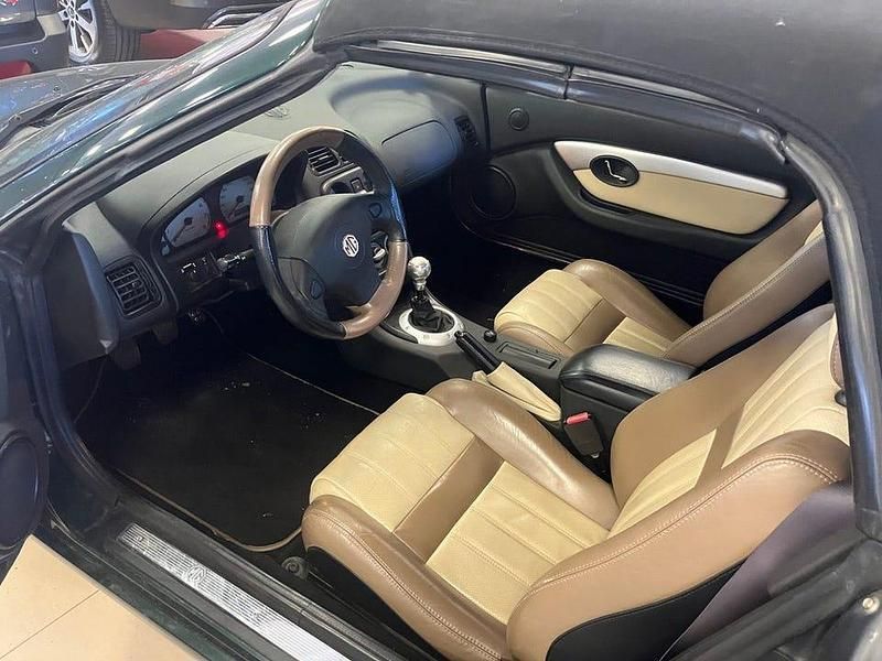 Begagnad MG F 146 HK (107 kW) 2000 Grön Cab