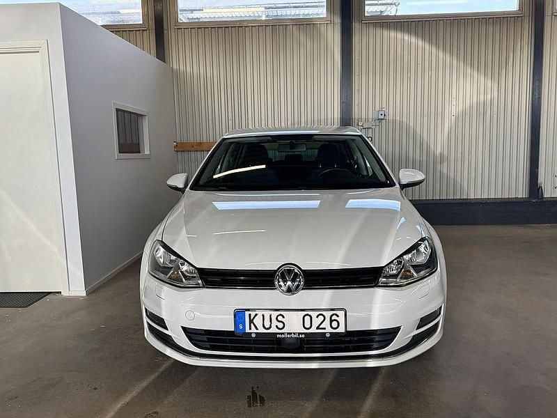 Begagnad VW Golf VII 141 HK (103 kW) 2013 Vit Halvkombi