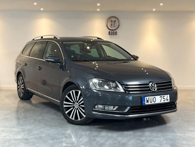 Ljusgrå Begagnad 2011 VW Passat GT Kombi | 137 900 kr (Dyr) - Bild 1/4