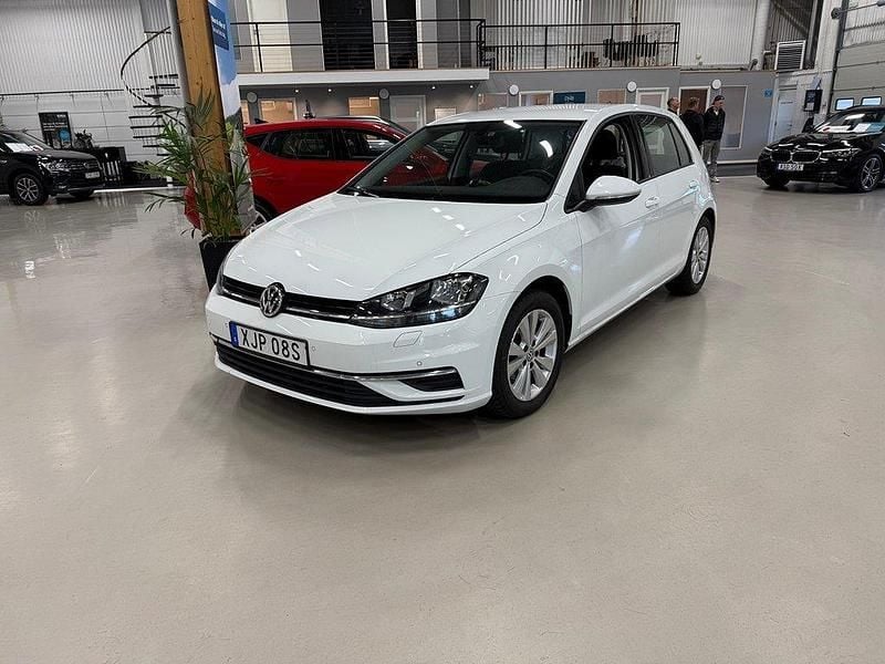 Vit Begagnad 2019 VW Golf VIII Halvkombi | 189 000 kr (Marknadspris) - Bild 1/4