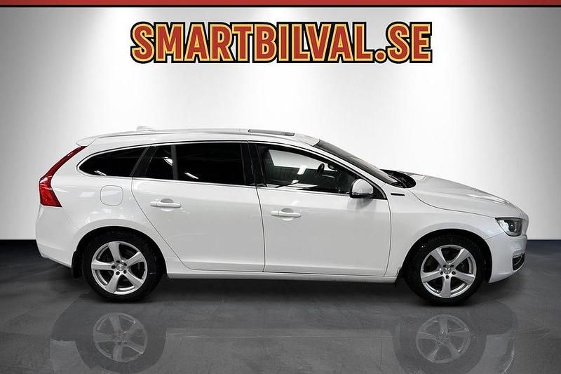 Begagnad Volvo V60 Summum 231 HK (169 kW) 2016 Vit Kombi