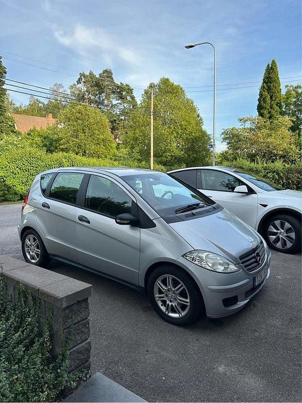 Silver Begagnad 2007 Mercedes A170 Halvkombi | 29 900 kr (Superpris) - Bild 1/4