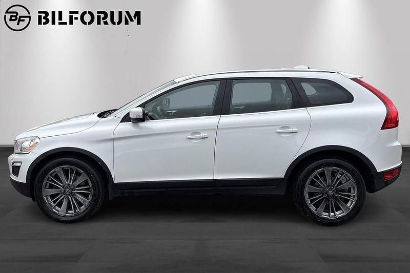 Begagnad Volvo XC60 Summum 163 HK (119 kW) 2011 Vit SUV