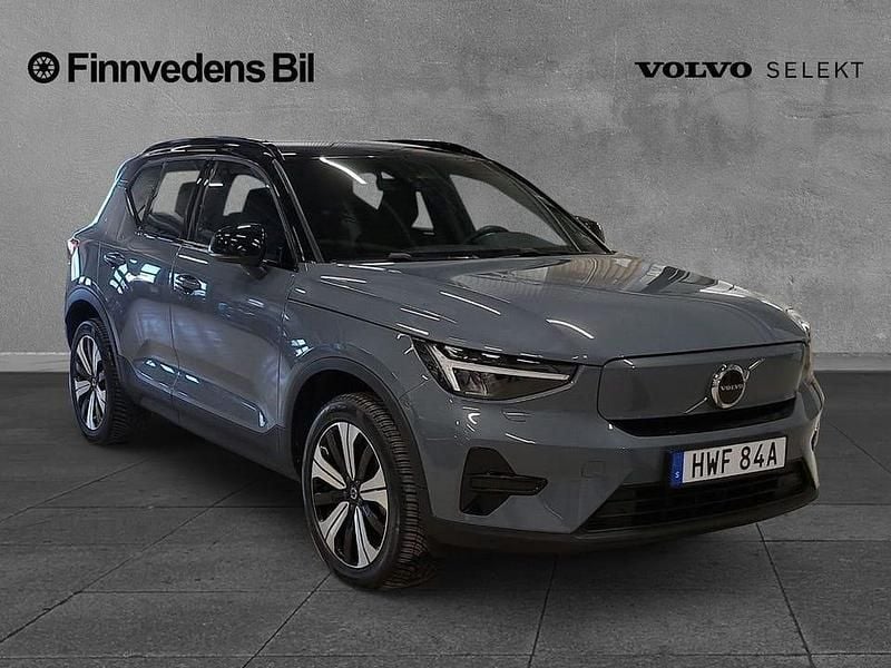 Begagnad Volvo XC40 Core 172 kW (234 HK) 2022 Grå SUV