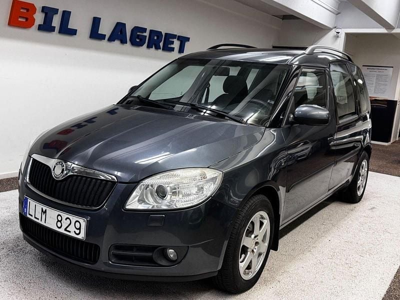 Mörkgrå (grå) Begagnad 2009 Skoda Roomster Kombi | 29 900 kr (Marknadspris) - Bild 1/4