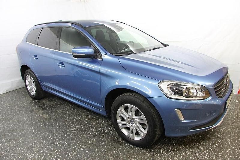 Begagnad Volvo XC60 Momentum 181 HK (133 kW) 2014 Blå SUV