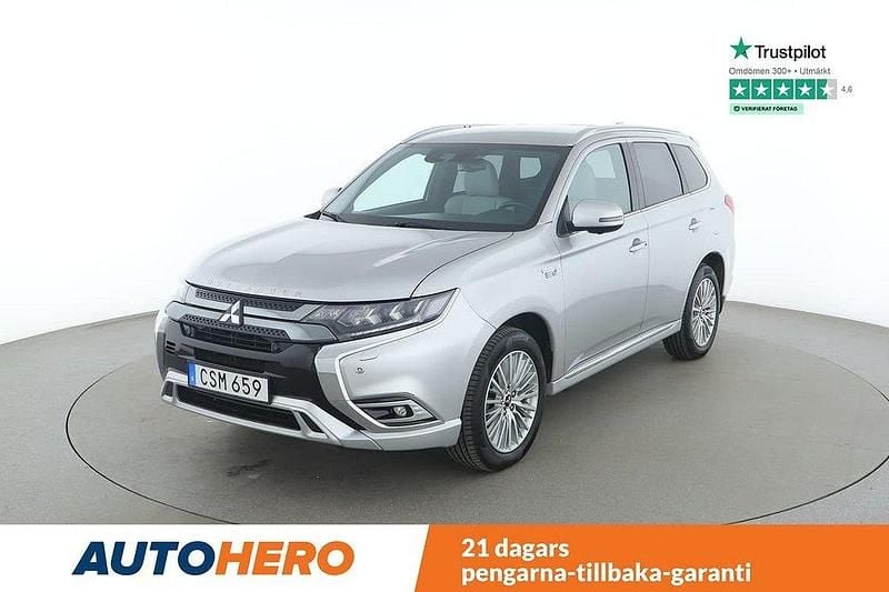 Silver Begagnad 2018 Mitsubishi Outlander P-HEV SUV | 209 000 kr (Marknadspris) - Bild 1/4