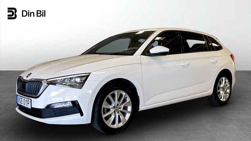 Vit Begagnad 2022 Skoda Scala Style Halvkombi | 169 900 kr (Marknadspris) - Bild 1/4
