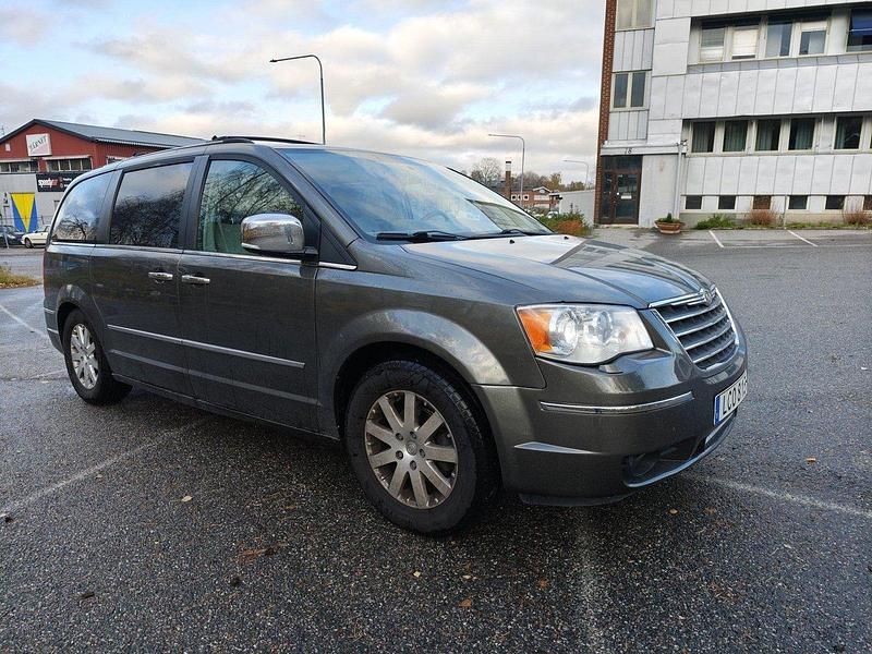 Svart Begagnad 2010 Chrysler Grand Voyager Minibuss | 75 000 kr (Dyr) - Bild 1/4