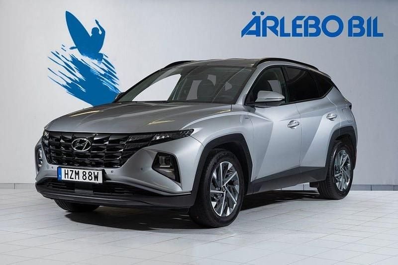 Shimmering silver Begagnad 2021 Hyundai Tucson Essential SUV | 267 900 kr (Marknadspris) - Bild 1/4