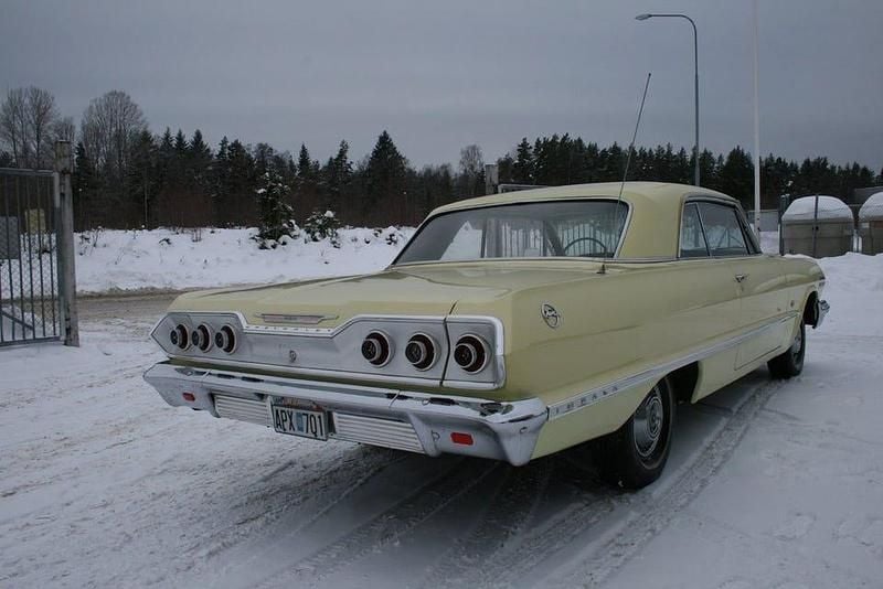 Begagnad Chevrolet Impala 305 HK (224 kW) 1963 Gul Sedan