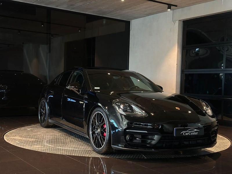 Begagnad Porsche Panamera 4S 560 HK (411 kW) 2022 Svart Sedan