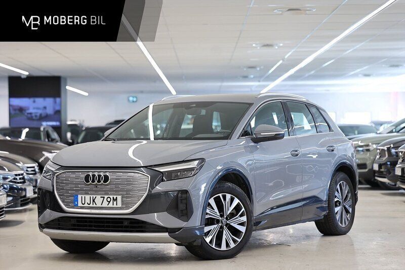 Grå Begagnad 2022 Audi Q4 e-tron Sport SUV | 339 900 kr (Bra pris) - Bild 1/3
