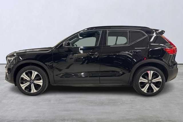 Begagnad Volvo XC40 Core 185 kW (252 HK) 2022 Svart SUV