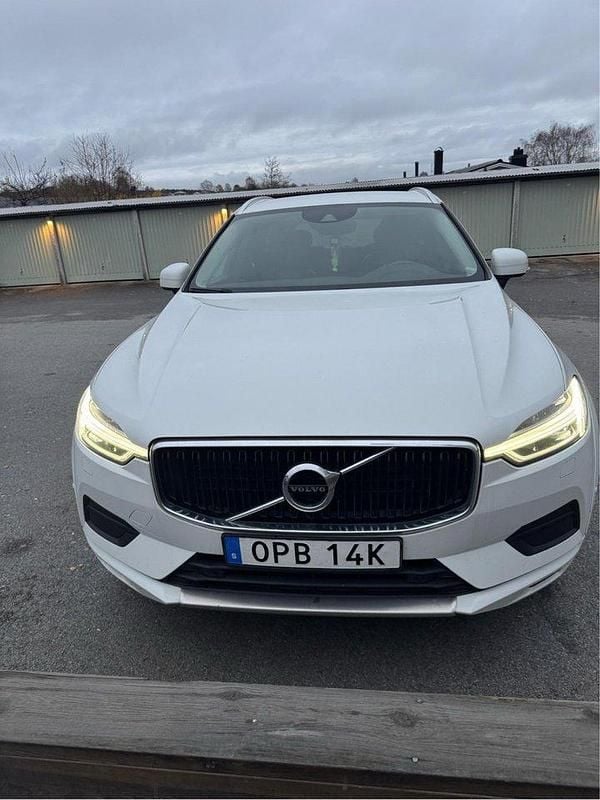 Vit Begagnad 2021 Volvo XC60 SUV | 310 000 kr (Superpris) - Bild 1/4