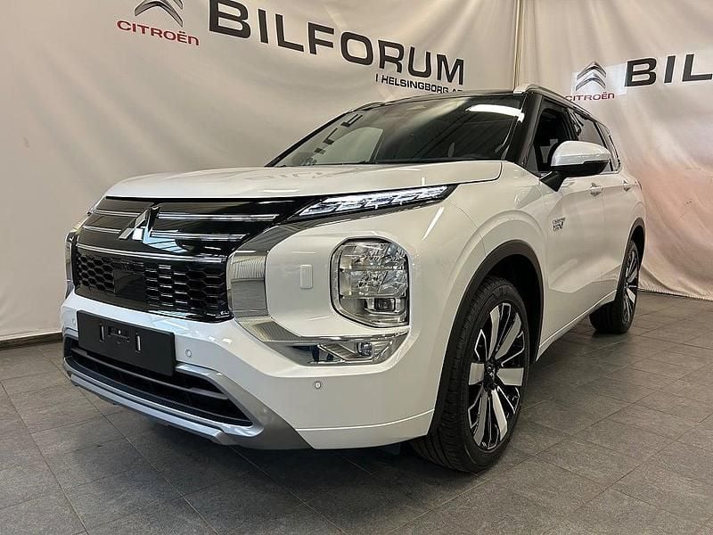 Ny Mitsubishi Outlander P-HEV Instyle 136 HK (100 kW) 2025 Vit SUV